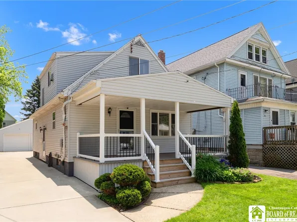105 Riverview Pl, Buffalo, NY 14210