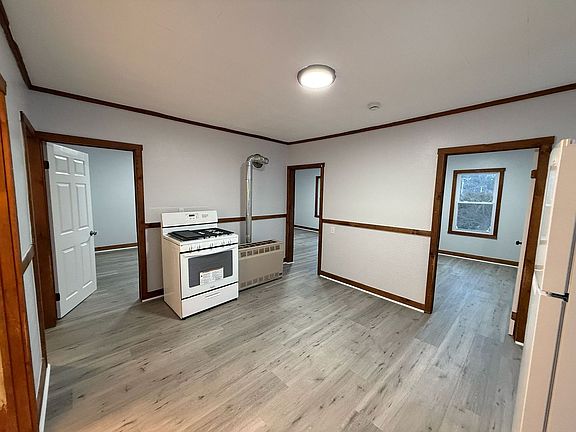5th image of 114-116 Charlton St #116-2R