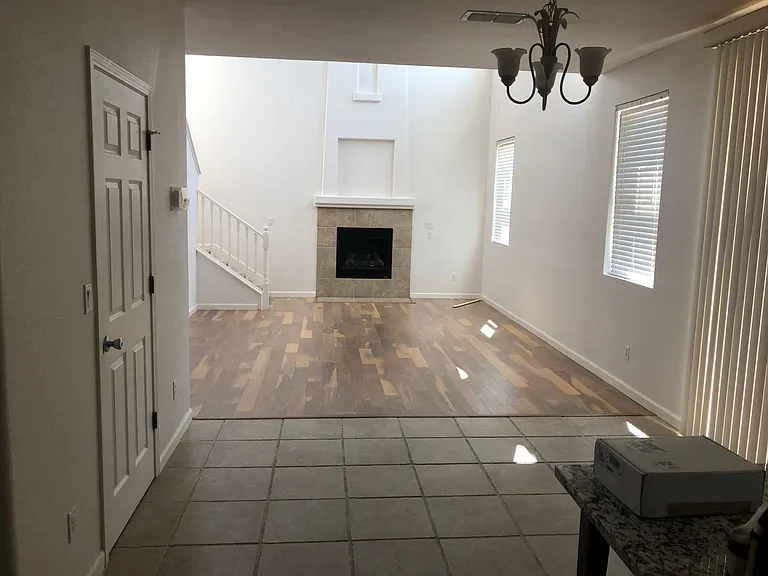 1571 Thurman Way — Photo 6