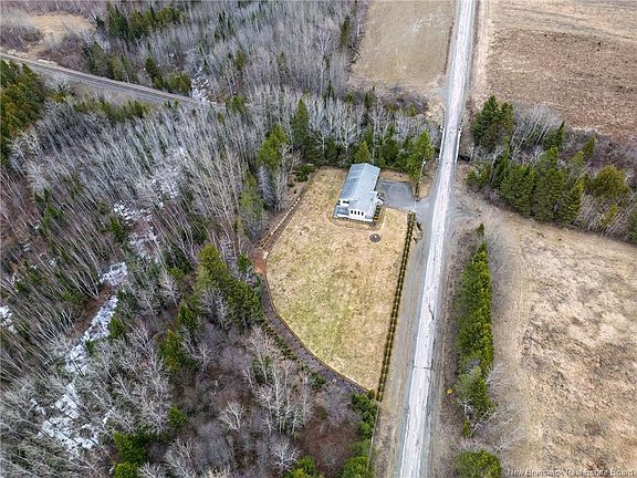 3rd image of 41 Cemetery Rd