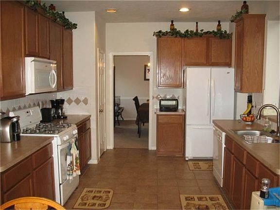 5th image of 2117 Comal Springs Dr