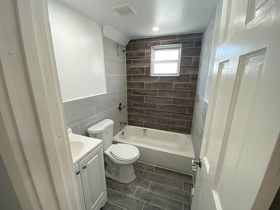 2nd image of 305A Beach 88 St
