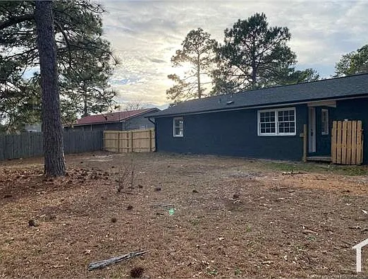 3 bed, 1000 sqft, $1,700 — Photo 3