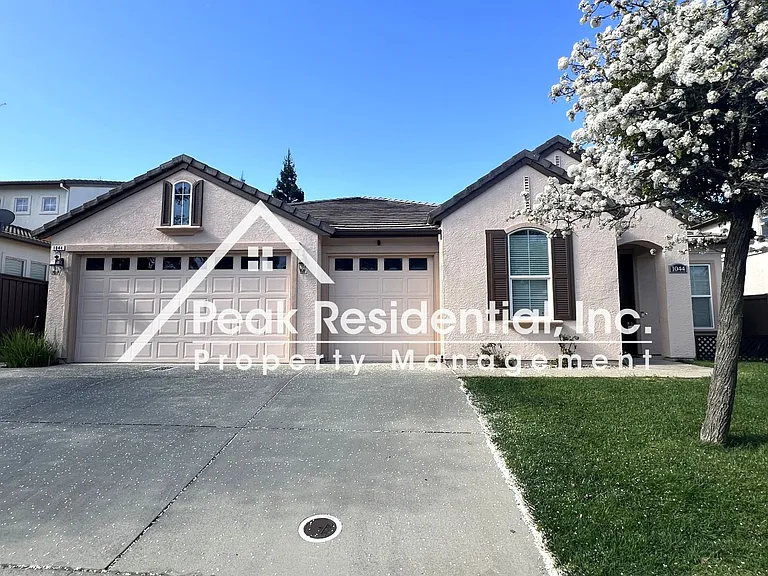 1044 Sandwick Way — Photo 1