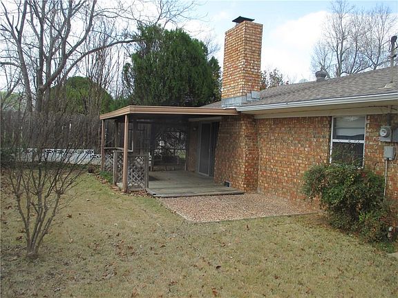 3rd image of 338 Forest Dr
