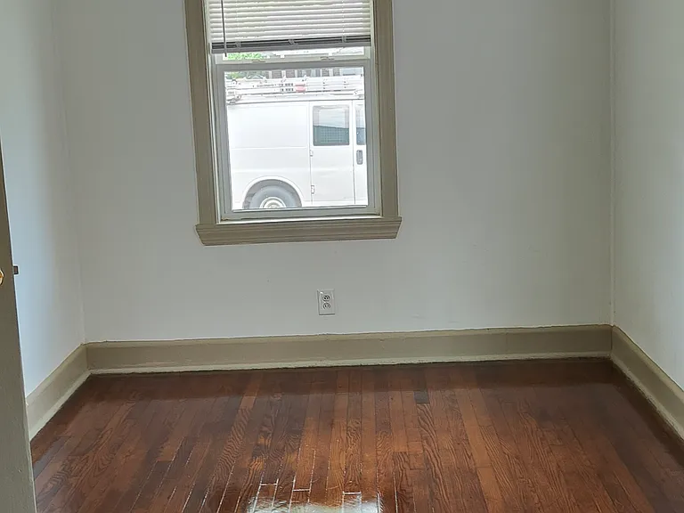 307 Apple Ave — Photo 9