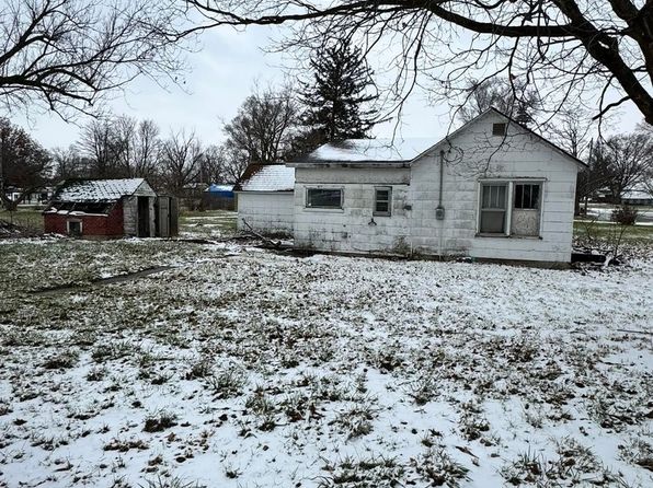 200 N Elm St, Broadlands, IL 61816