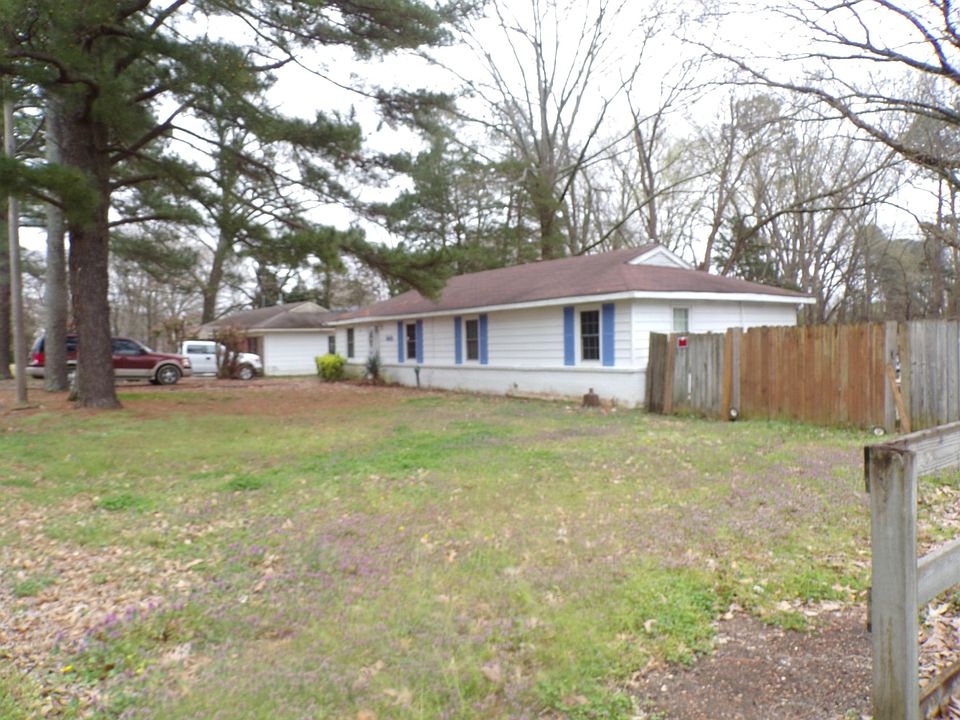 2nd image of 7419 3rd Rd