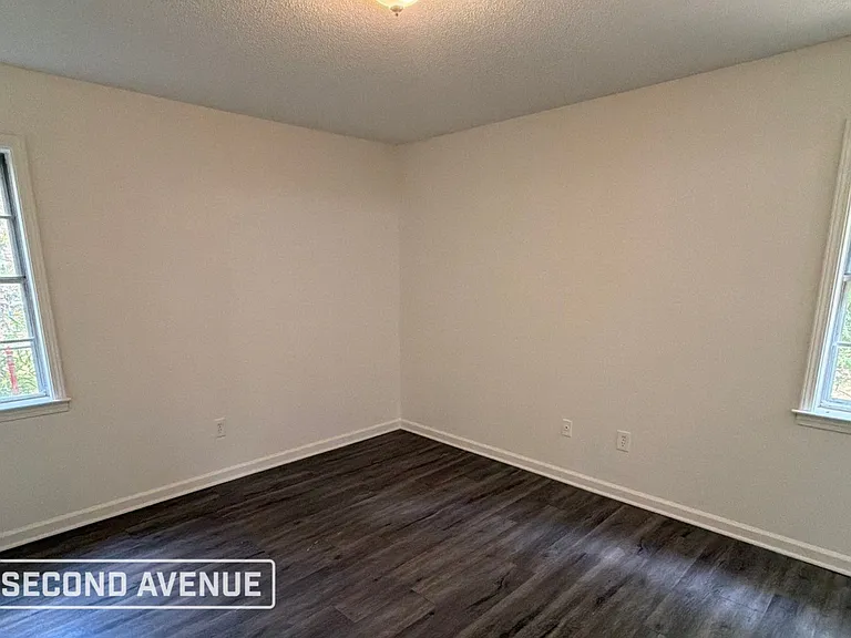 5052 Cedrick Ave — Photo 9