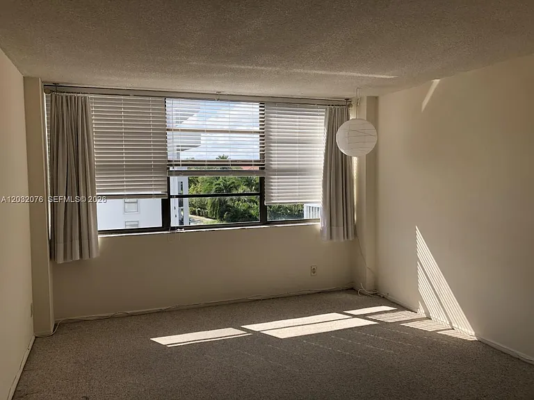150 Ocean Lane Dr #4B — Photo 23