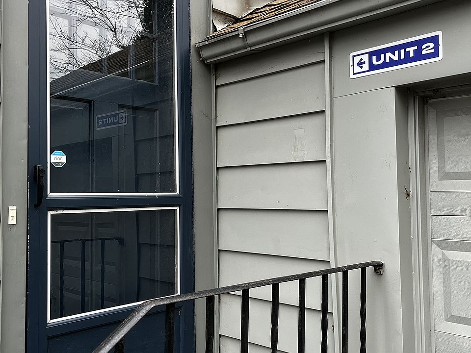 private side entrance, driveway parking included