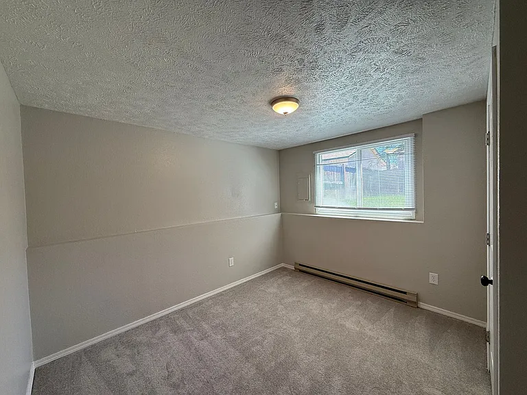 1004 E Joseph Ave — Photo 9