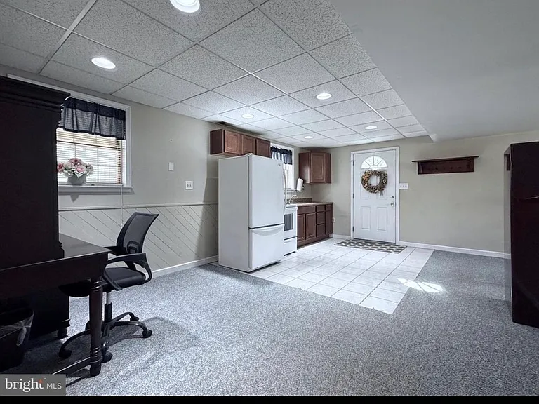 9486 Canary Dr — Photo 1