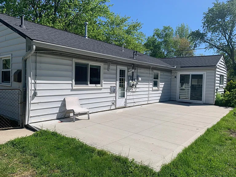 1096 Truwood Dr — Photo 21