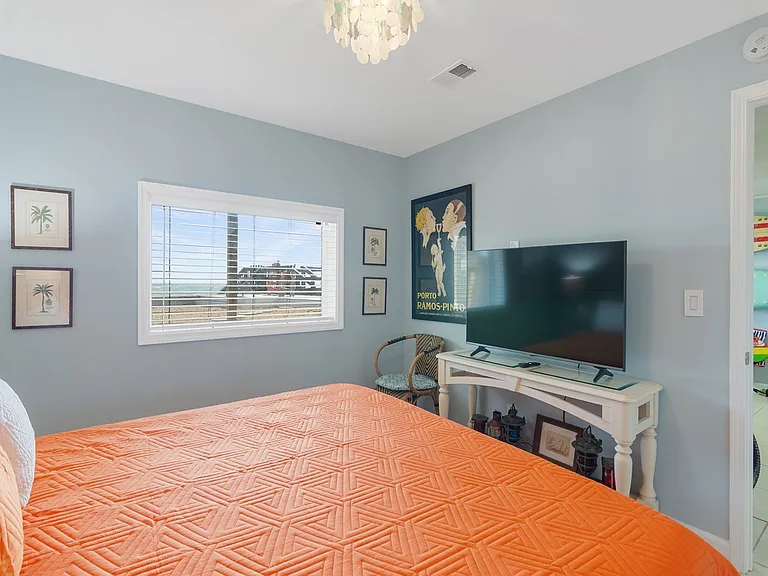 9470 Doubloon Dr — Photo 11