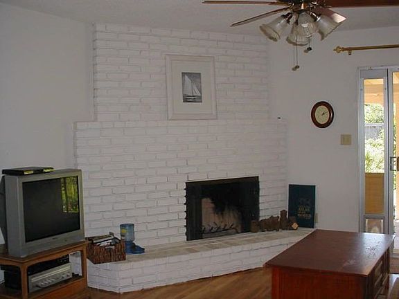 2nd image of 723 W Pico Ave