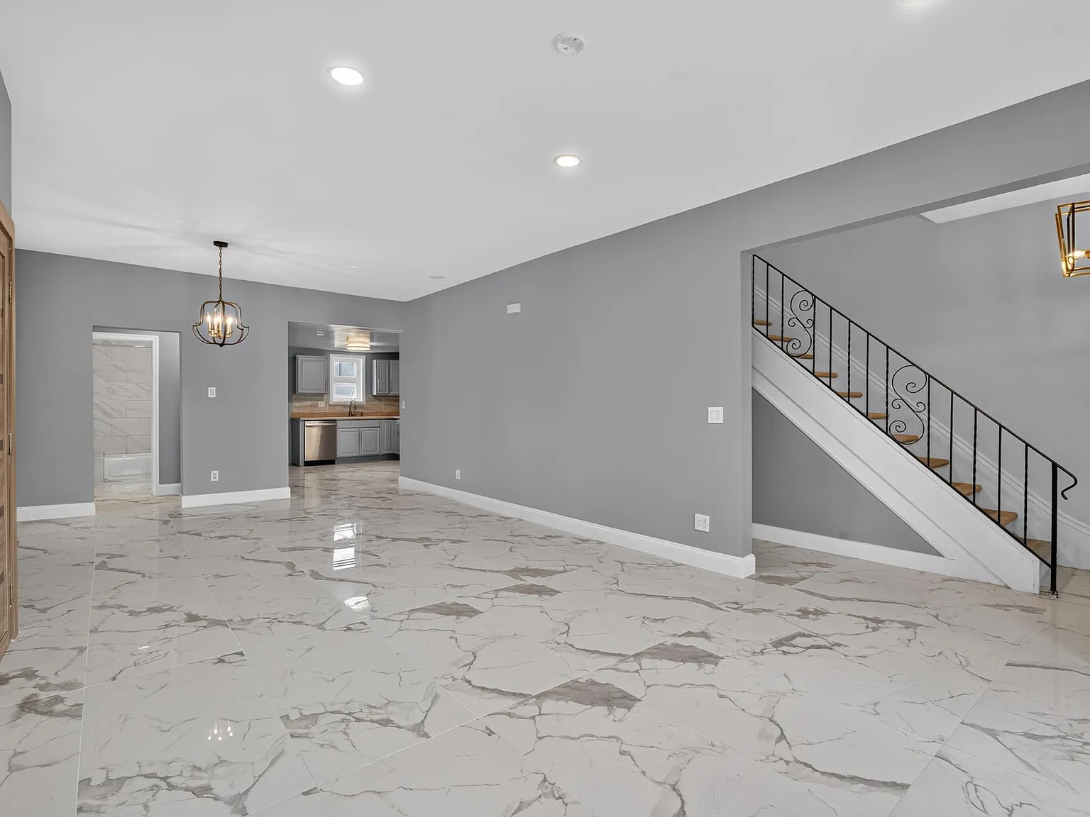 4 bed, 2.0 bath, $3,000 — Photo 3