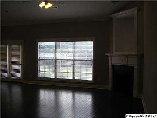4th image of 7504 Parktrace Ln SE