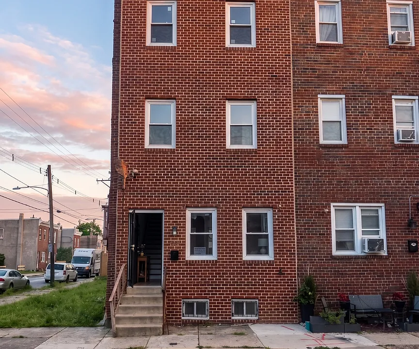 2461 N 29th St