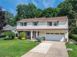 5289 Ashwood Dr, Lyndhurst, OH 44124