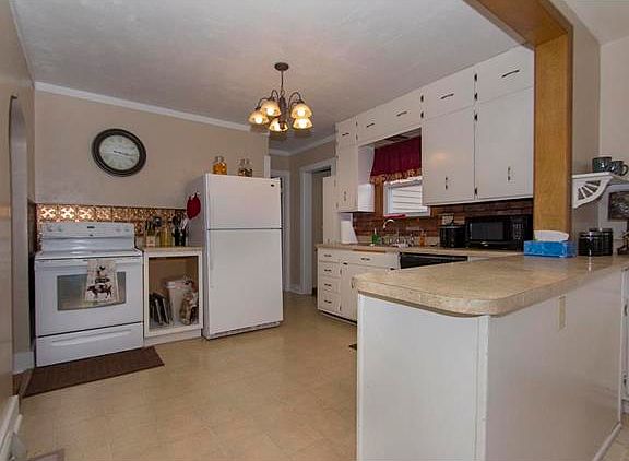 5th image of 35910 W 263rd St