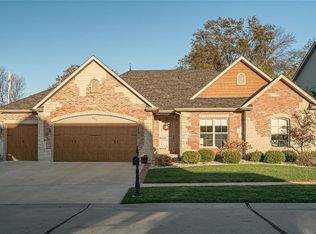 831 Ringer Ct, Saint Louis, MO 63129