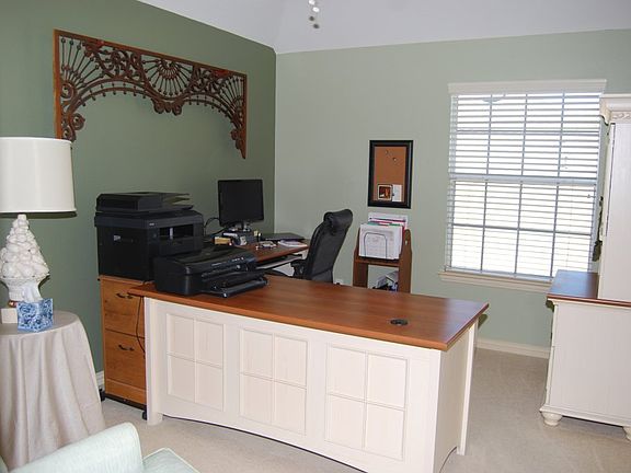 5th image of 804 Stillwater Ct
