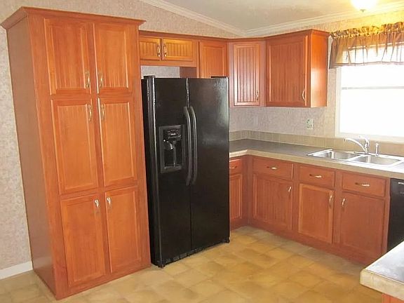 3rd image of 9903 Newmarket Ave