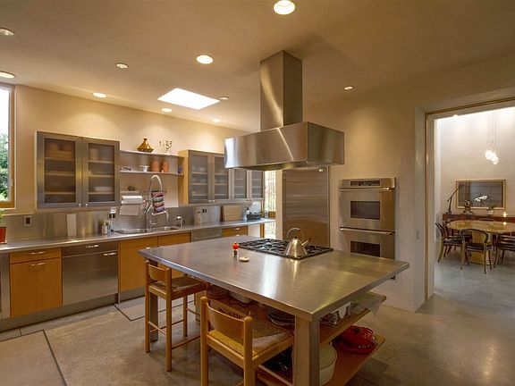 3rd image of 1110 Calle Conejo