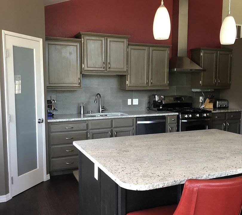 1st image of 835 SE Meadow Vale Dr