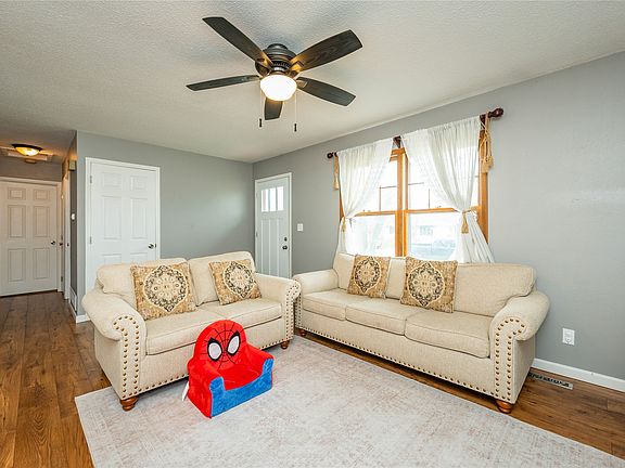 3rd image of 324 Rockwell Ave