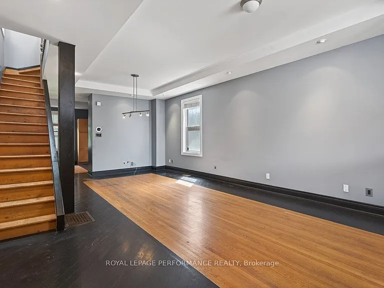 313 Lebreton St S — Photo 6