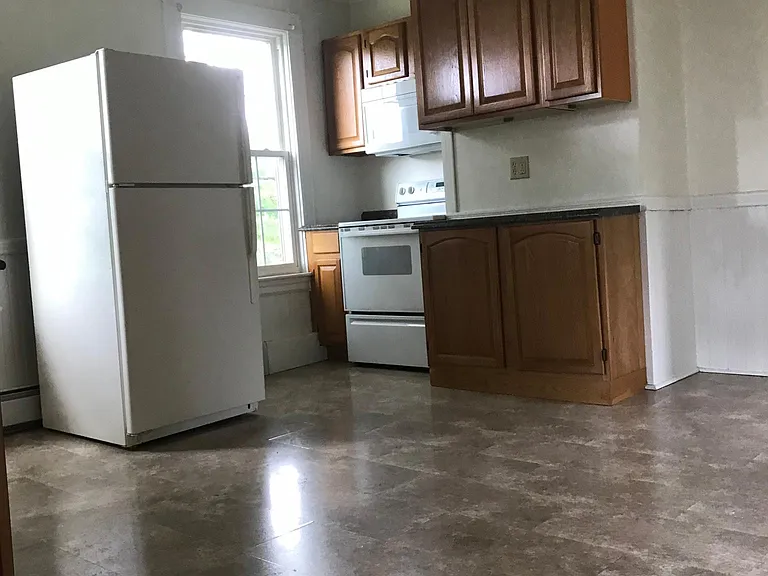 185 Jackson St — Photo 5