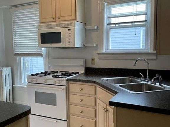 5th image of 316 Geary Ave Floor 2