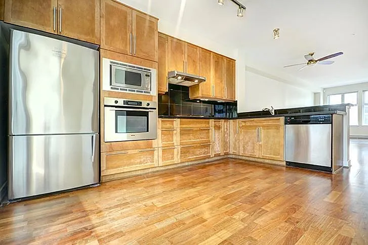 6558 Arbutus St — Photo 16