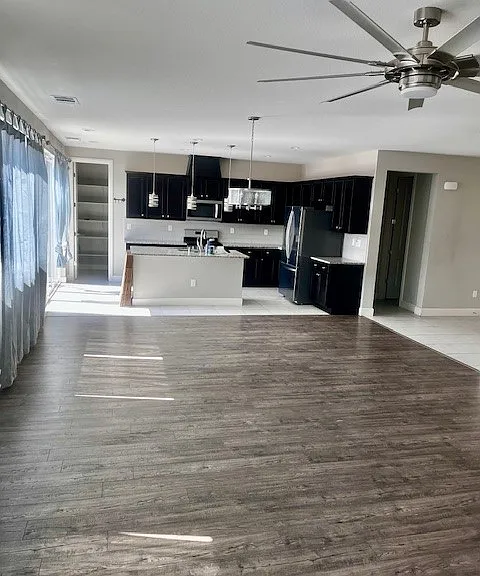 8022 N Hat Creek Ct — Photo 2
