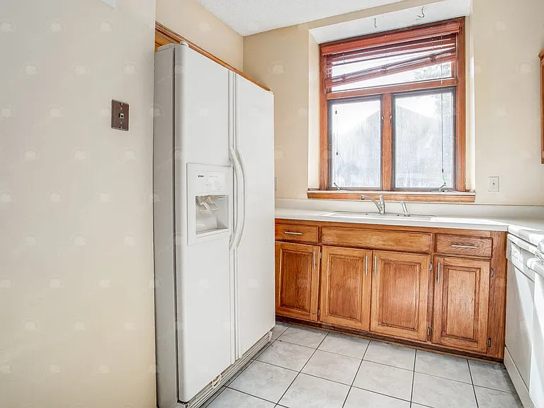 4800 Horton St — Photo 7