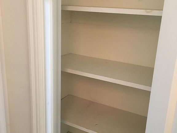 4th image of 306 Fleetwood Dr APT 2