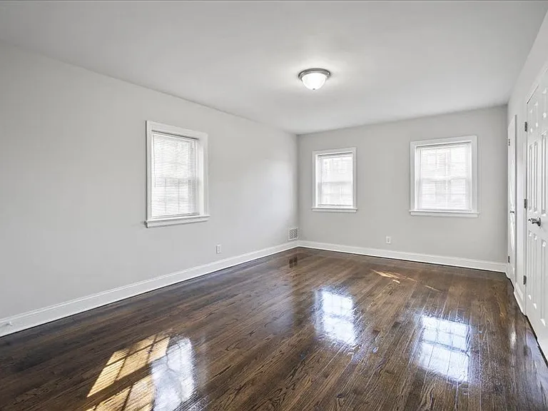 Scotland Park Townhomes — Photo 29