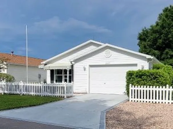 2845 Barboza Dr, The Villages, FL 32162
