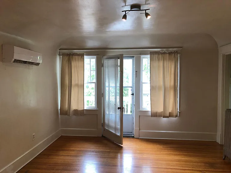 1900 Deerwood Ave #2 — Photo 2