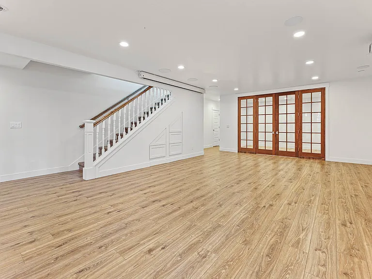 2098 E Elkhorn Rd — Photo 32