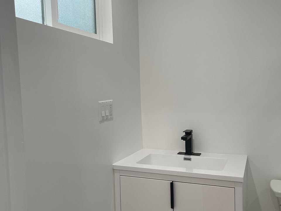 1st image of 1217 Camelia Dr