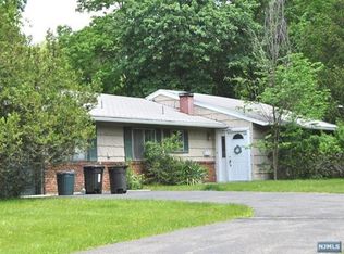 520 Hughes St, Northvale, NJ 07647