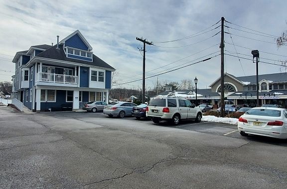 4th image of 1030 South Ave