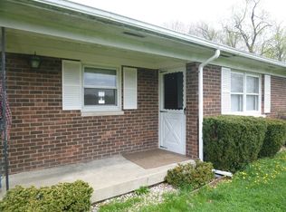 615 S 10th St APT B, Clinton, IN 47842