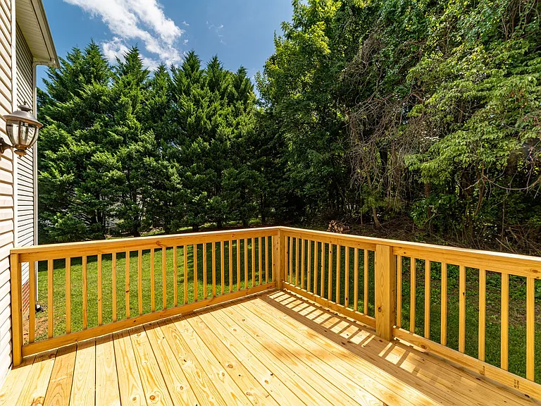 72 Viking Dr — Photo 16