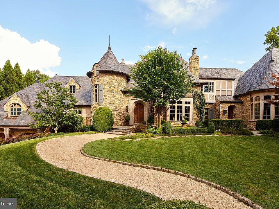 2nd image of 1113 Langley Ln