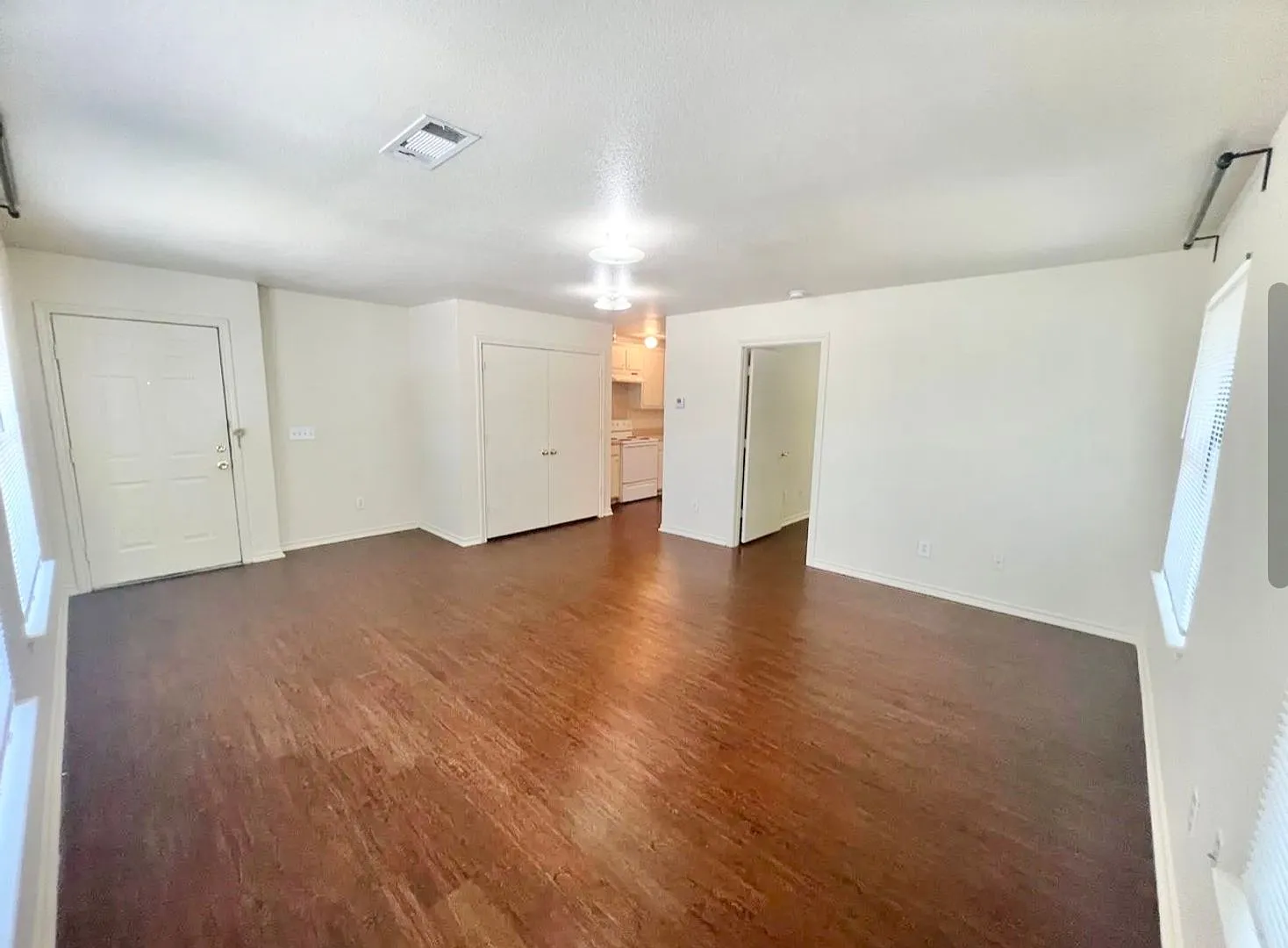 Rose Bud Apartments — Photo 2