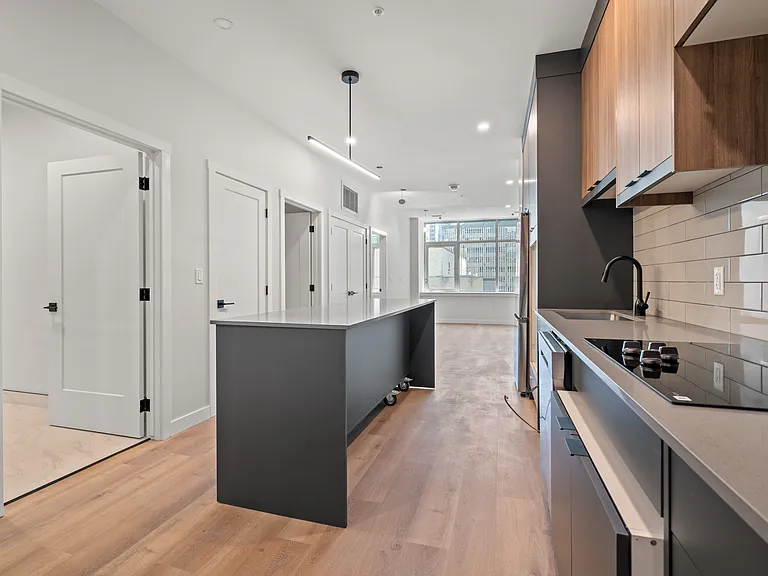 736 8th Ave SW — Photo 31